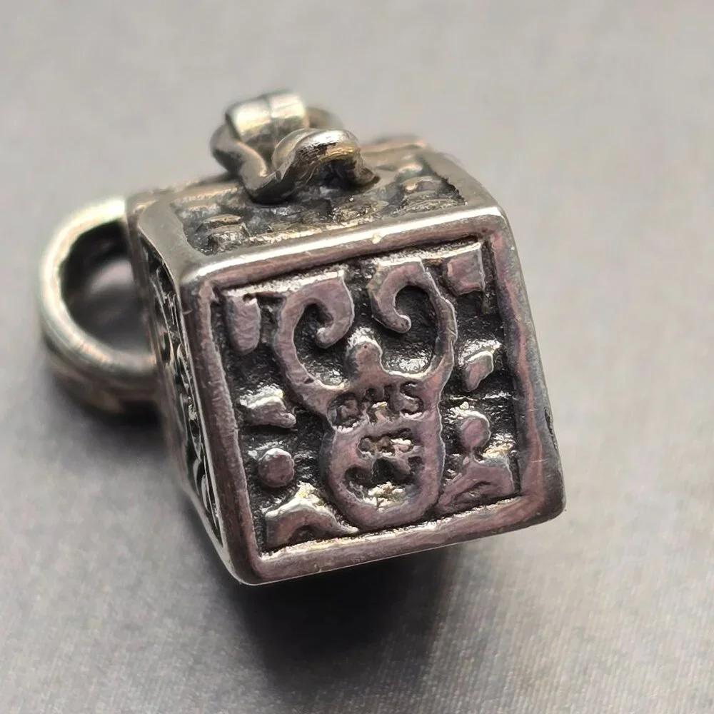VTG 925 Sterling Silver 3D Prayer Box Pendant .75" Repoussé Design Signed DHS - Picture 8 of 12